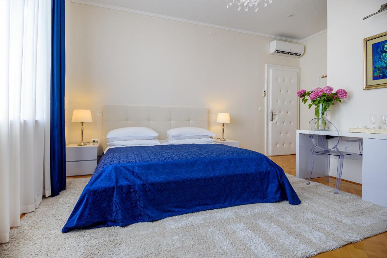 Palace Schoen Milesi - Esense Of Prestige - Private Pool - Free Parking - Old Money Style Luxury Rooms - Walking Distance To The Old Town, The Beach And All Amenities - Buralux Properties สปลิท ภายนอก รูปภาพ