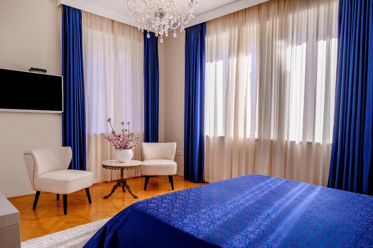 Palace Schoen Milesi - Esense Of Prestige - Private Pool - Free Parking - Old Money Style Luxury Rooms - Walking Distance To The Old Town, The Beach And All Amenities - Buralux Properties สปลิท ภายนอก รูปภาพ