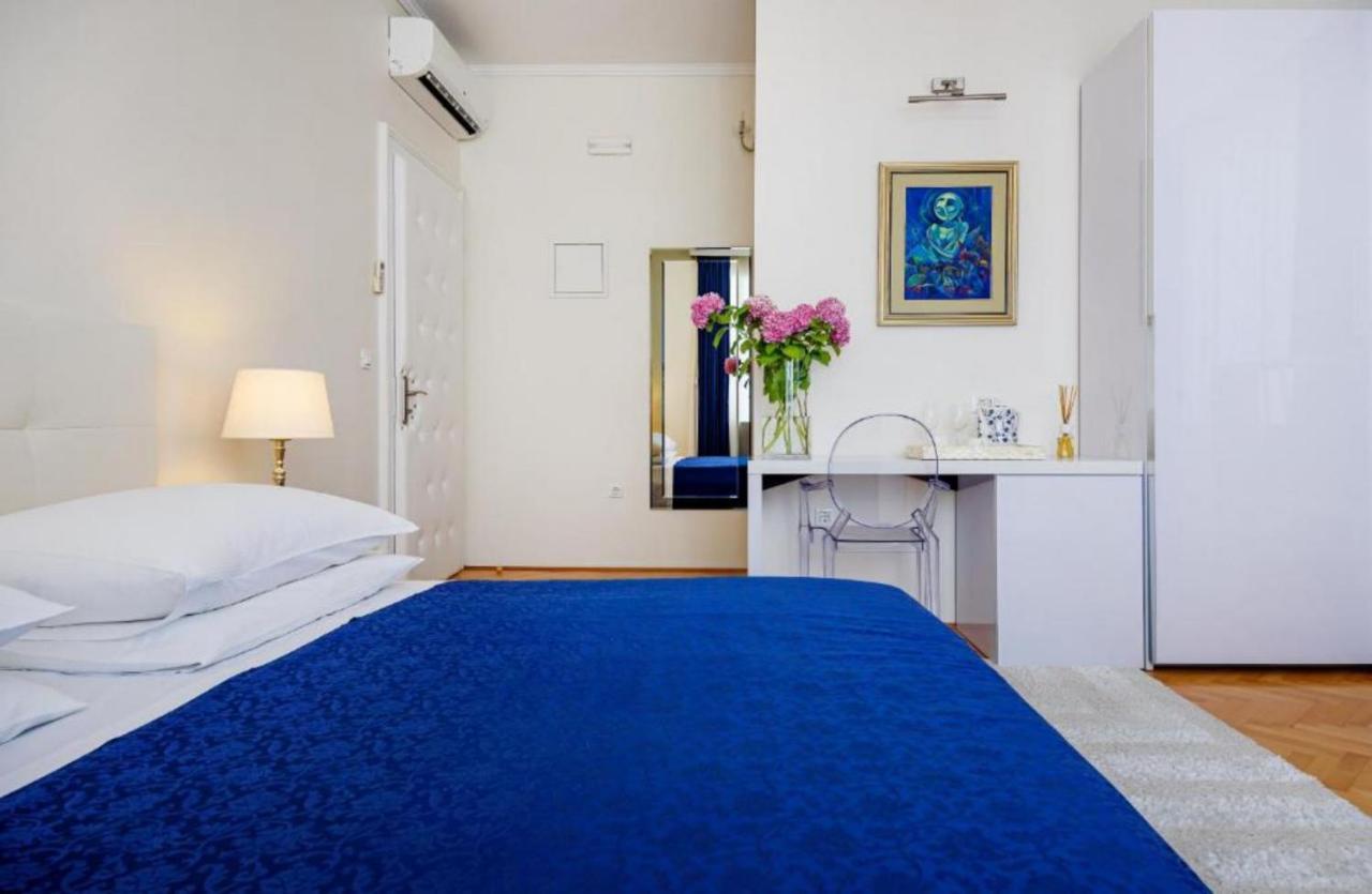Palace Schoen Milesi - Esense Of Prestige - Private Pool - Free Parking - Old Money Style Luxury Rooms - Walking Distance To The Old Town, The Beach And All Amenities - Buralux Properties สปลิท ภายนอก รูปภาพ
